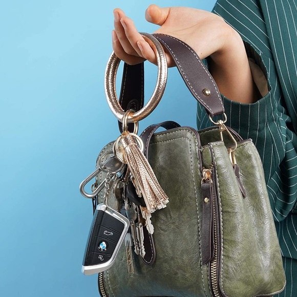 Key Ring Bangle -GOLD - Picture 5 of 5